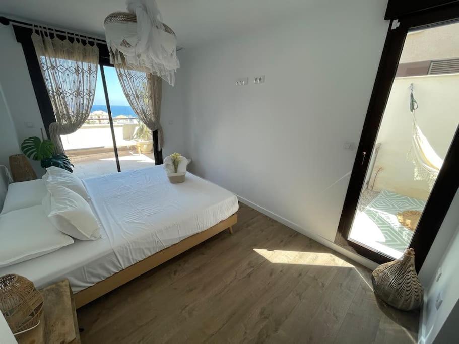 Luxury Designer Apartment - Unbeatable Sea Views อากีลัส ภายนอก รูปภาพ