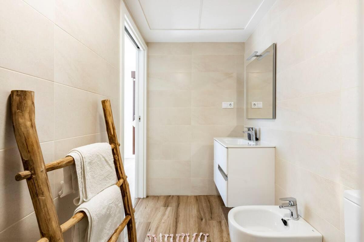 Luxury Designer Apartment - Unbeatable Sea Views อากีลัส ภายนอก รูปภาพ
