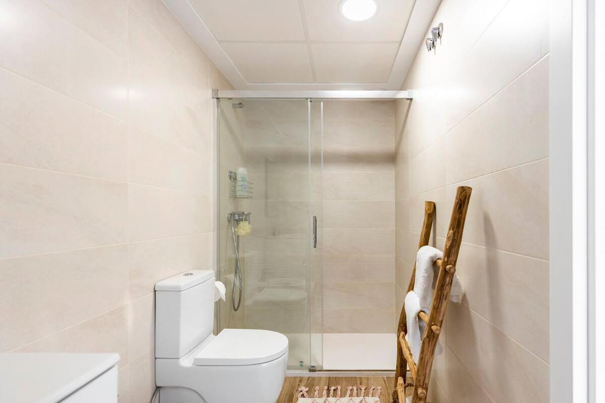 Luxury Designer Apartment - Unbeatable Sea Views อากีลัส ภายนอก รูปภาพ